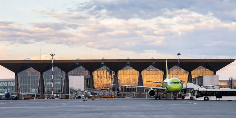 Pulkovo Airport – LED Terminal