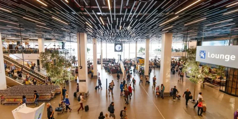 Emirates Airlines AMS Terminal