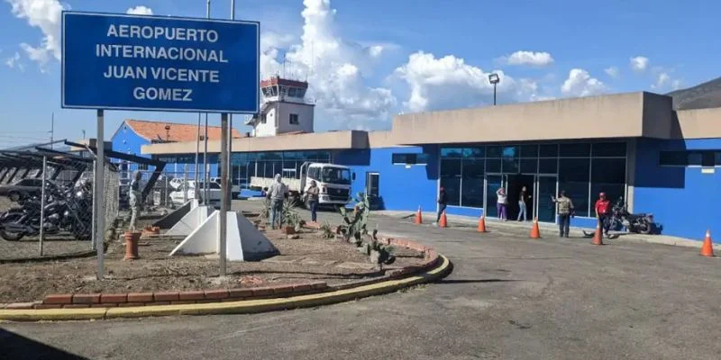 Aerolíneas Estelar SVZ Terminal