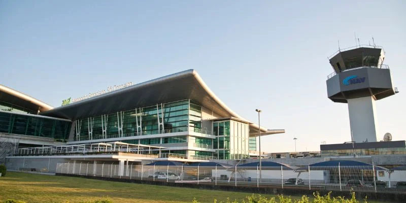 Emirates Airlines OPO Terminal